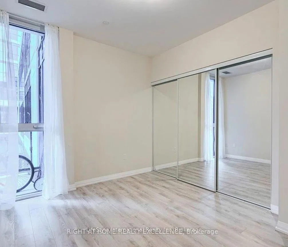 1 bed, $1,200 — Photo 4