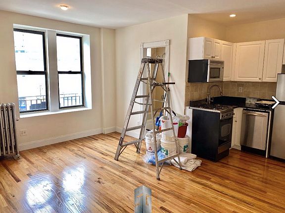 3rd image of 568 Pacific St APT 6A