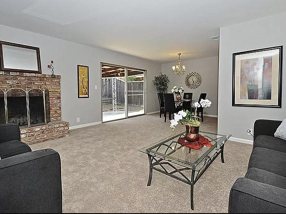 3rd image of 1102 Vasquez Ave
