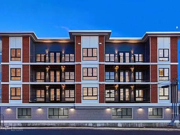 Building Photo - 85 Willow Ct