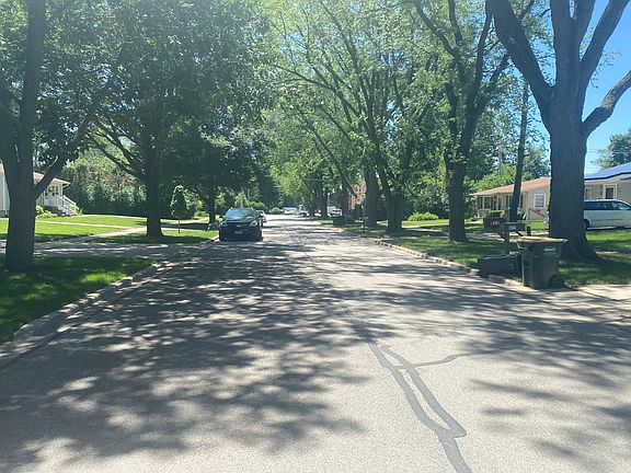 5th image of 818 Kenwood Ave