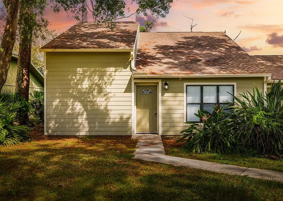 2004 Wood Hollow Pl