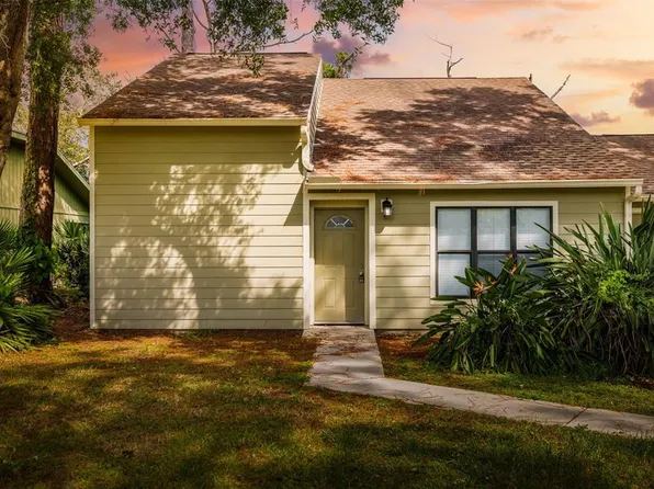 2004 Wood Hollow Pl, Sarasota, FL 34235