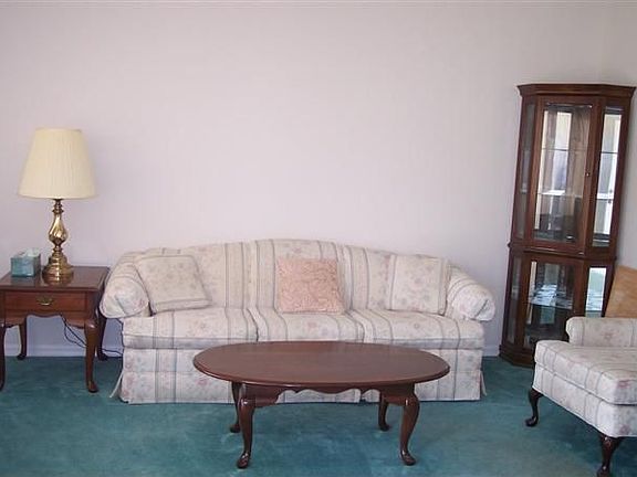 LIVING RM