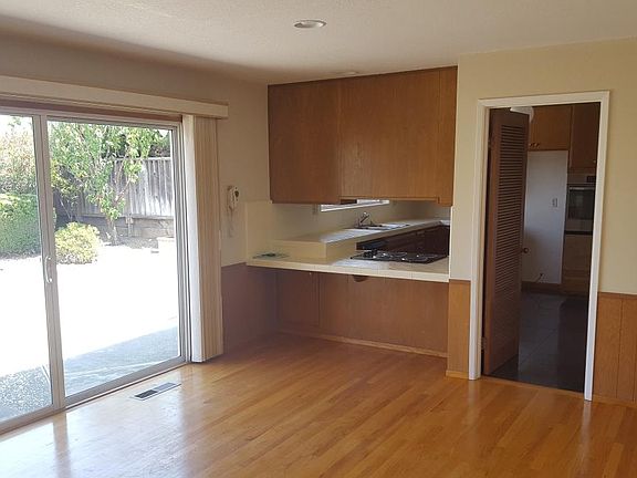 4th image of 11146 Linda Vista Dr