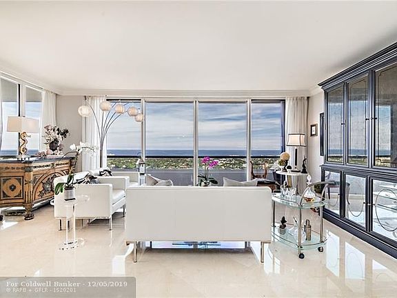 3rd image of 529 S Flagler Dr APT 29E