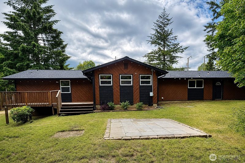 2nd image of 31 SE Campfire Court