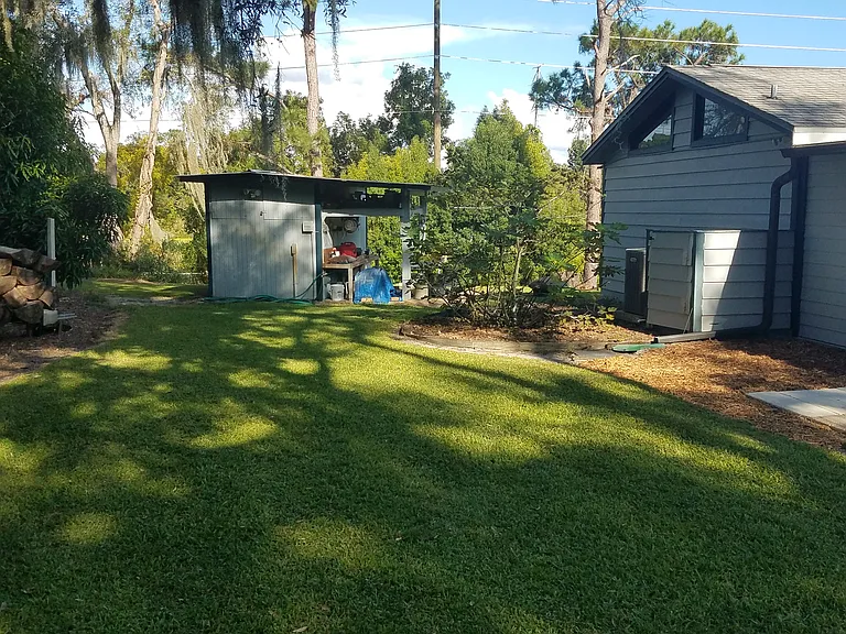 Magnolia St — Photo 3