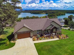 100 Pointe Summit Dr, Greenback, TN 37742