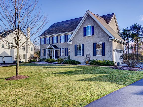 3rd image of 107 Forest Dr