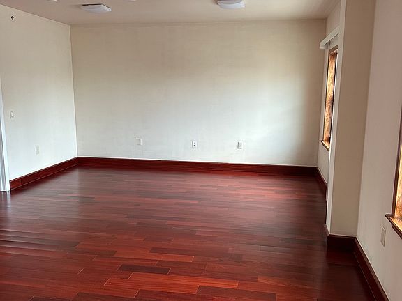5th image of 936A Ridge Ave