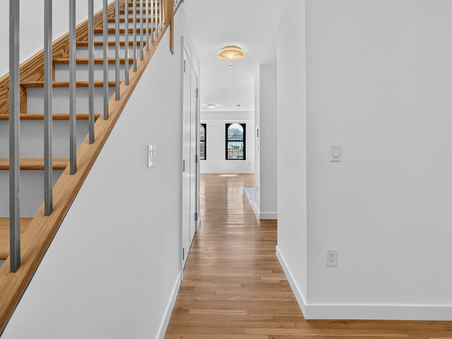 341 West 11th Street — Photo 4
