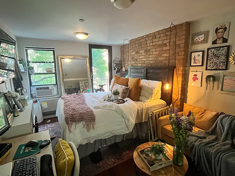 516 E 6th St #5C — Photo 3