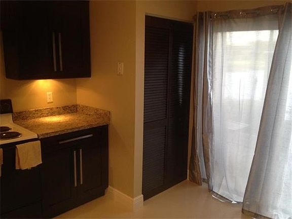3rd image of 16641 Hemingway Dr