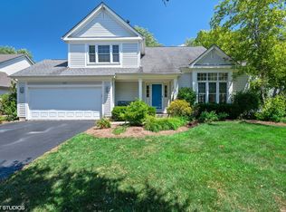 595 Mayfair Ln, Buffalo Grove, IL 60089