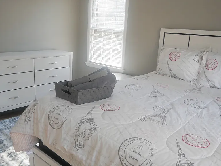 4194 Loveless Dr — Photo 15
