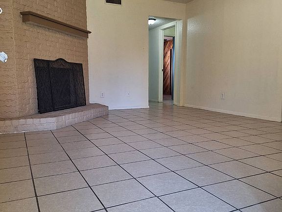 3rd image of 129 Allencrest Dr