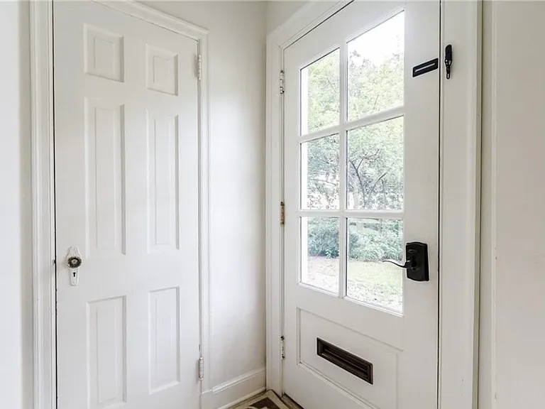 383 Redland Rd NW — Photo 2