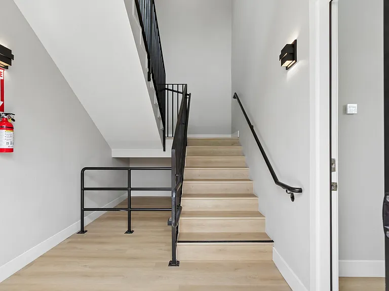 1823 Victorian Aly #2 — Photo 7