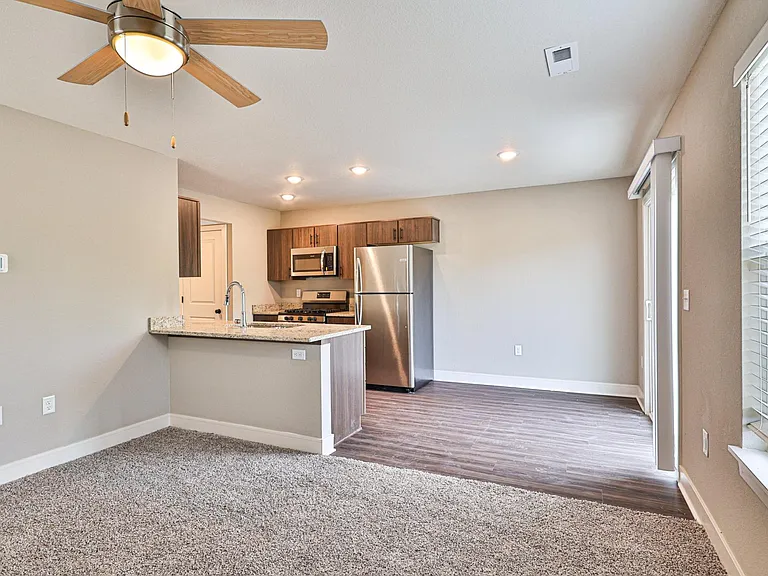 Greystone Townhomes — Photo 16