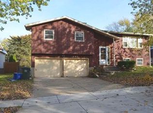 145 Trenton Ave, South Elgin, IL 60177