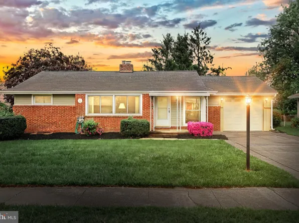 385 Hill N Dale Dr S, York, PA 17403