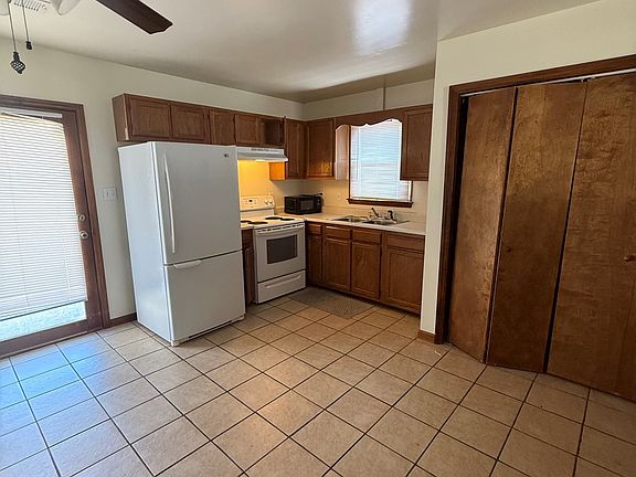 3rd image of 1271 Jaclyn Ln
