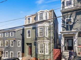 16 Atlantic St, South Boston, MA 02127