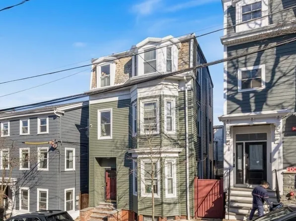 16 Atlantic St, South Boston, MA 02127