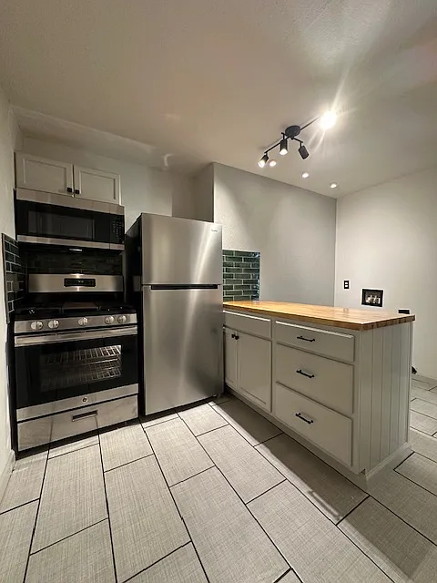 1 bed, 725 sqft, $1,125 — Photo 1