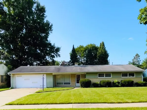 4103 Crestview Dr, Rockford, IL 61107