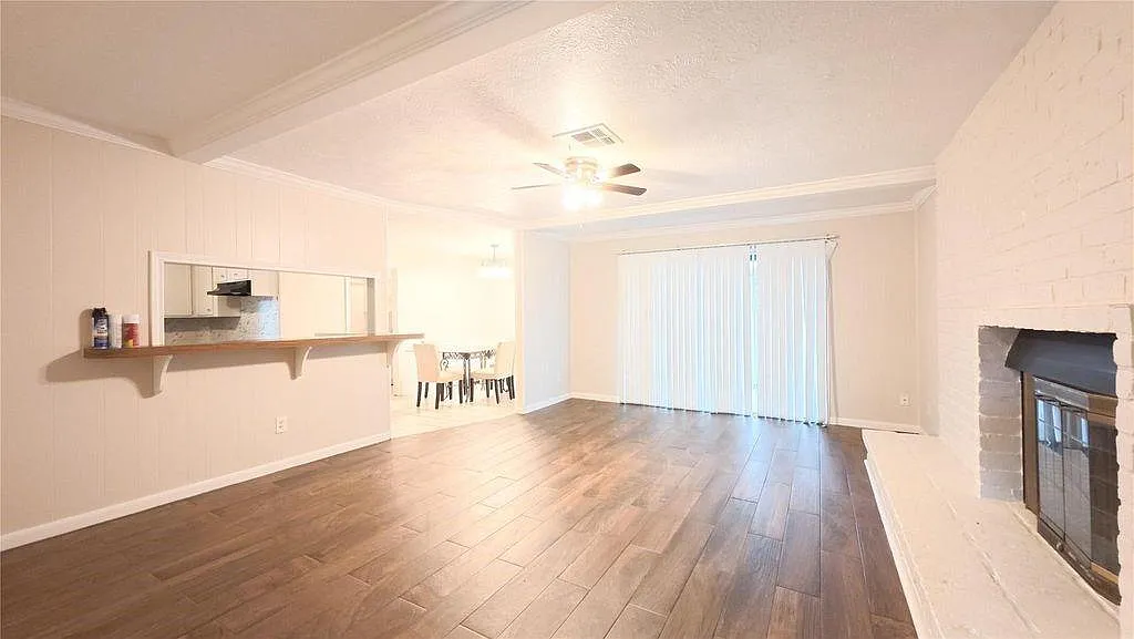 3 bed, 2.0 bath, 1786 sqft, $1,800 — Photo 3