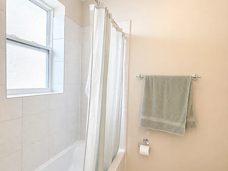 6815 N Lakewood Ave #2N — Photo 11