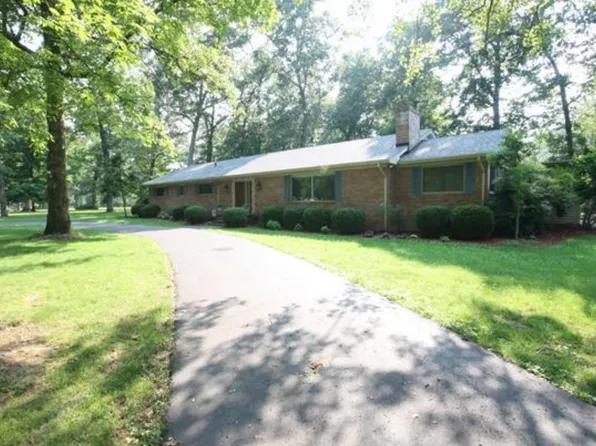 1011 Forrest Dr, Tullahoma, TN 37388