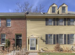 585 Maple Park Dr, Mendota Heights, MN 55118
