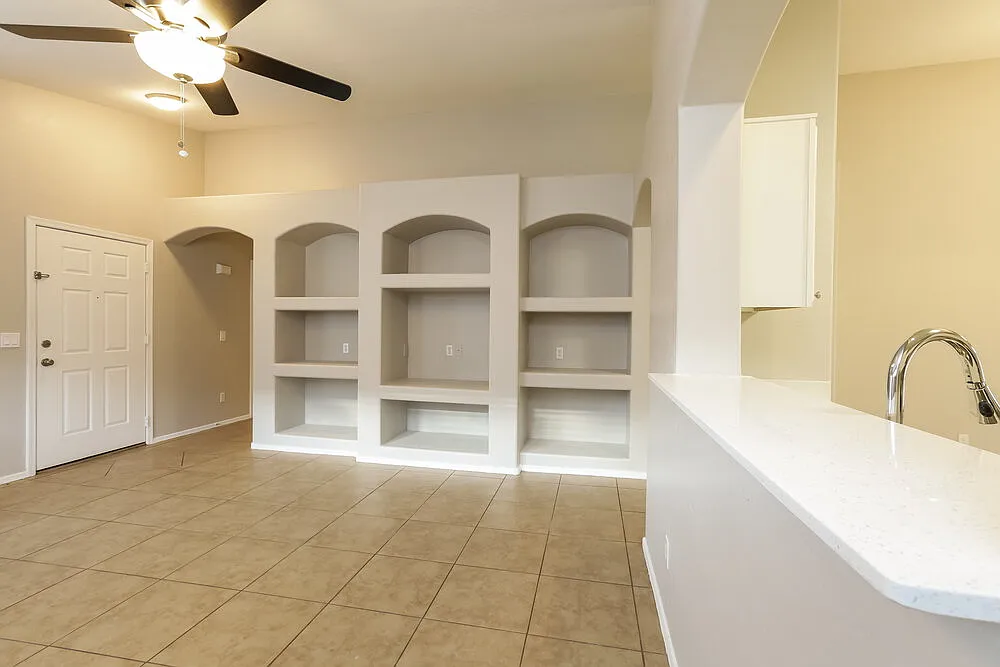 3 bed, 2.0 bath, 1265 sqft, $2,175 — Photo 3