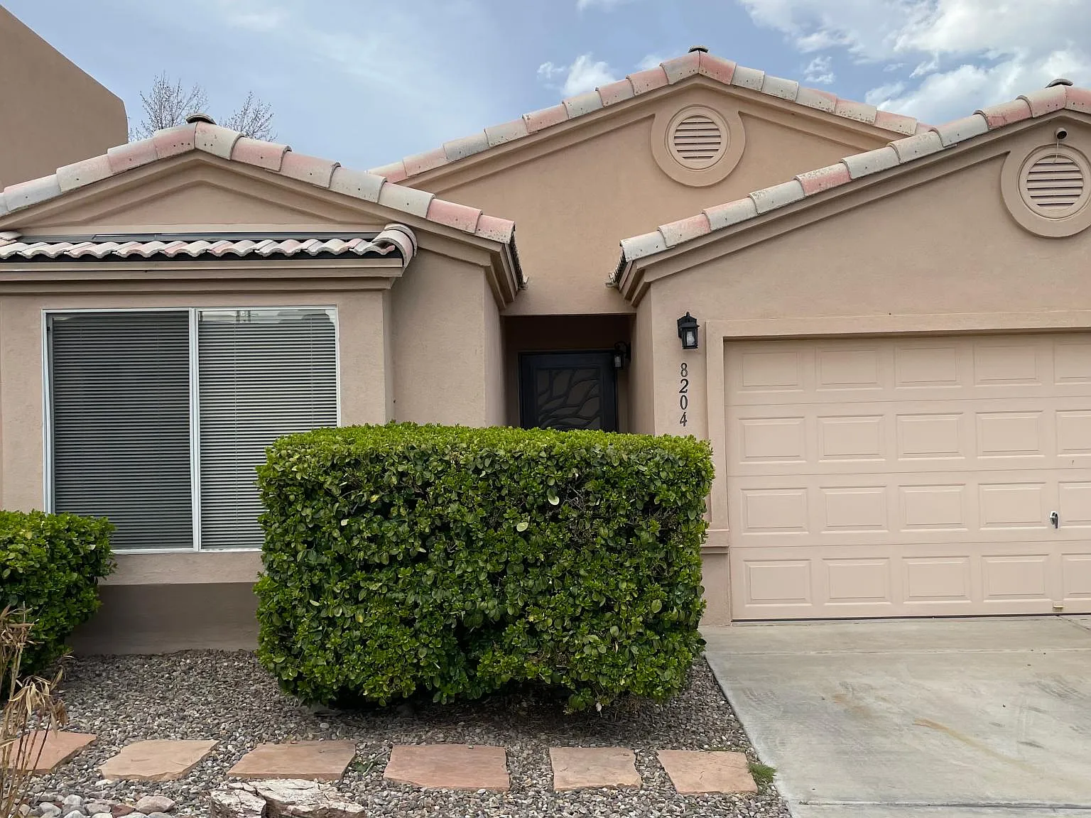 8204 Wolverine Dr NW — Photo 1