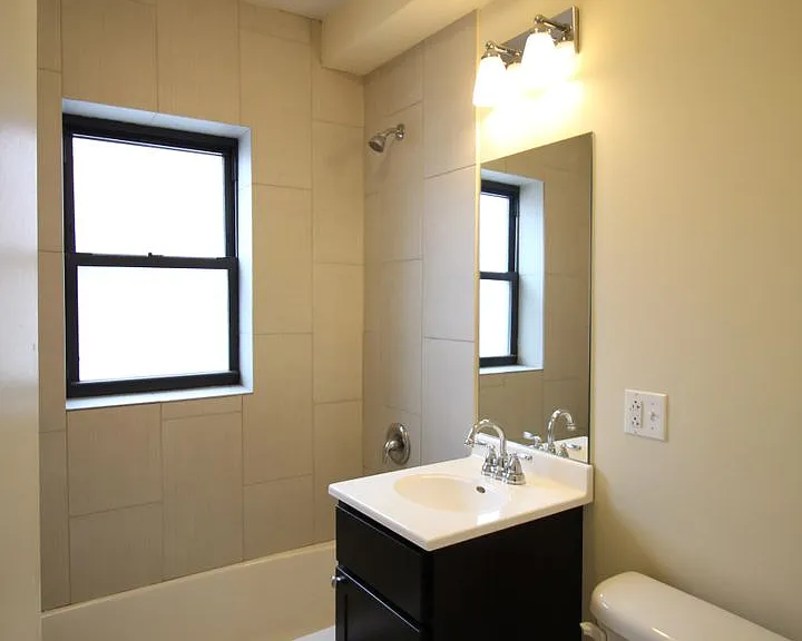 3007 W Lawrence Ave #3W — Photo 7