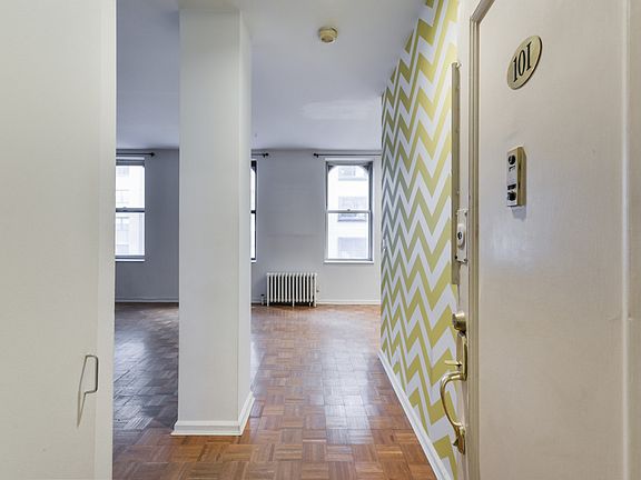 5th image of 57 W 58th St APT 10I