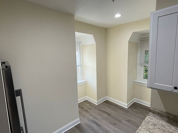 4th image of 165 Montgomery St #A