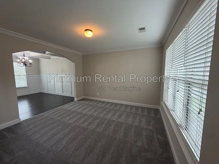 5075 Rialto Way — Photo 4