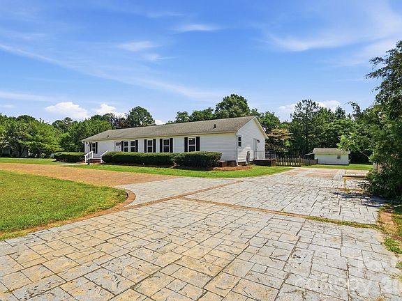 4th image of 288 Farris Rd