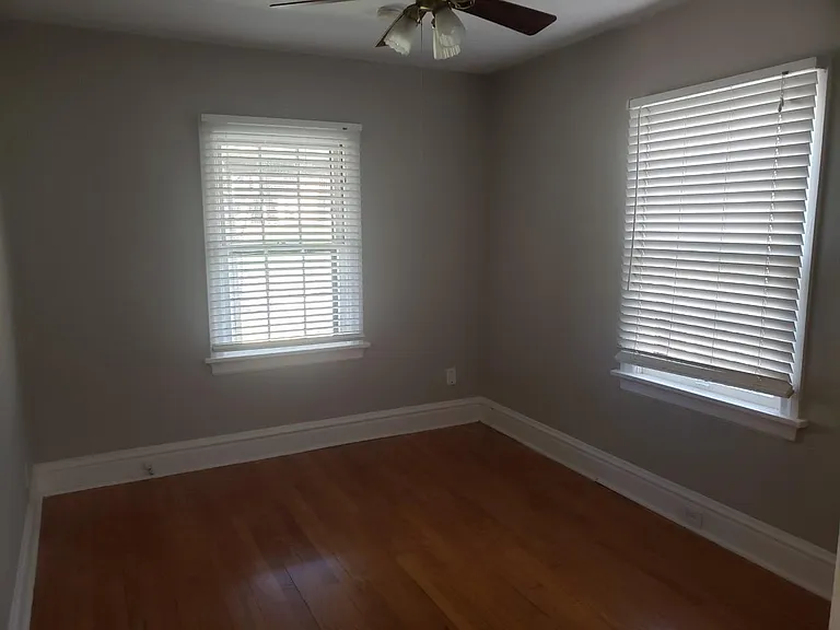 556 S Clay Ave — Photo 7
