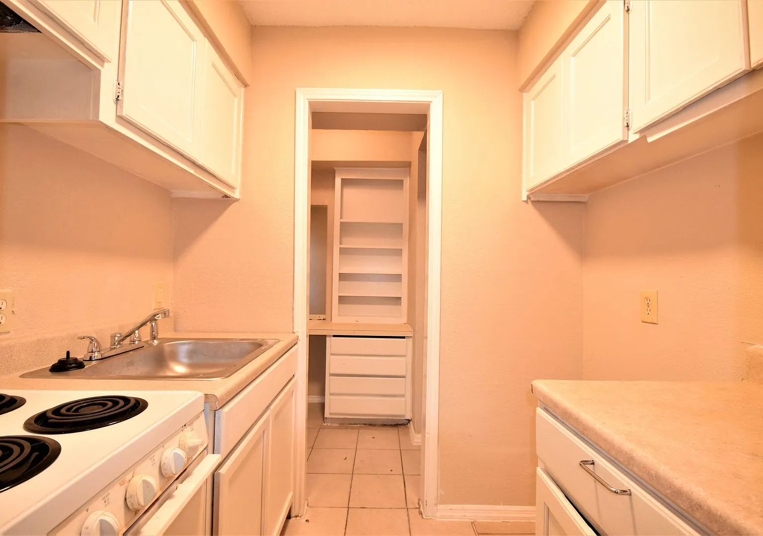 Studio, 400 sqft, $850 — Photo 4