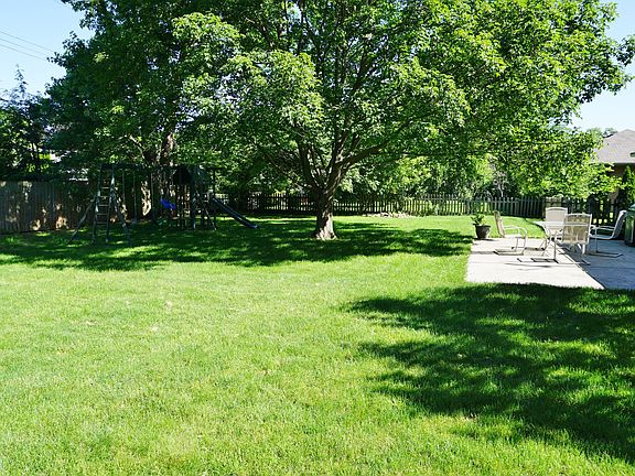Large Private Fenced Yard