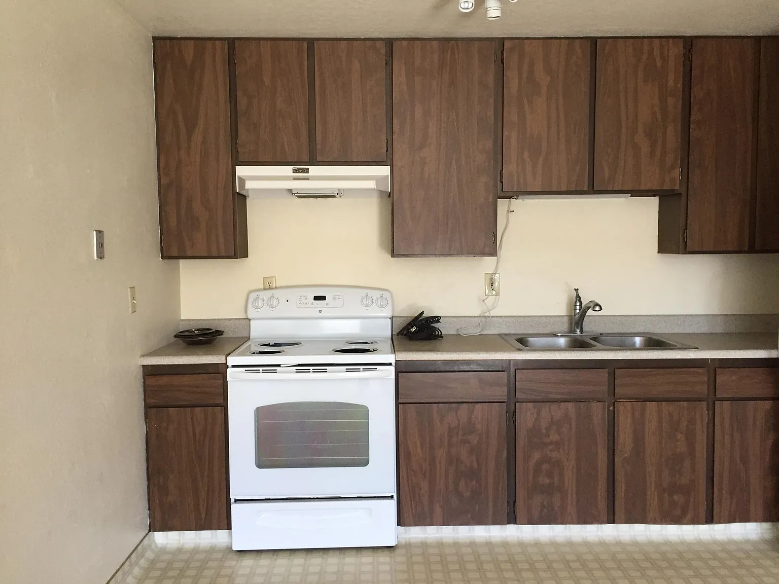 Studio, 650 sqft, $1,800 — Photo 2