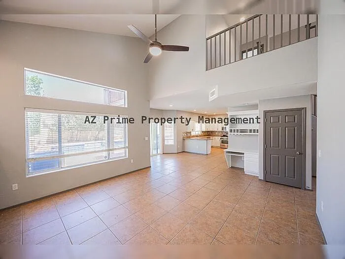 868 W Tremaine Ave — Photo 4