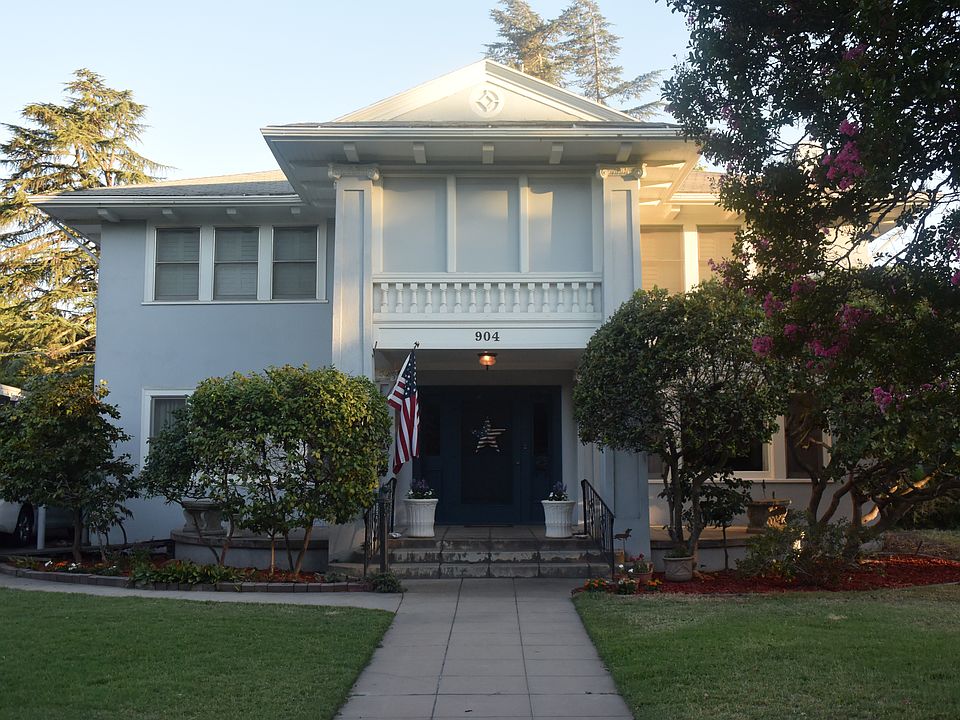 1st image of 904 E Yale Ave