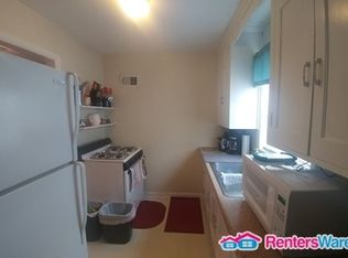 1422 Lake St NE, Hopkins, MN 55343