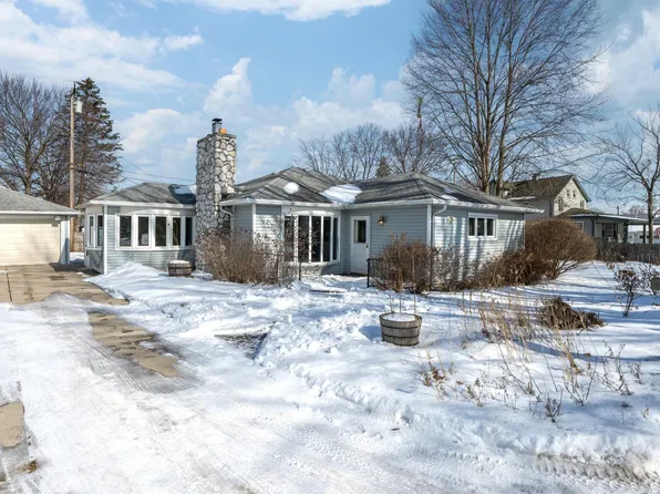 724 Townsend Dr, Algonac, MI 48001